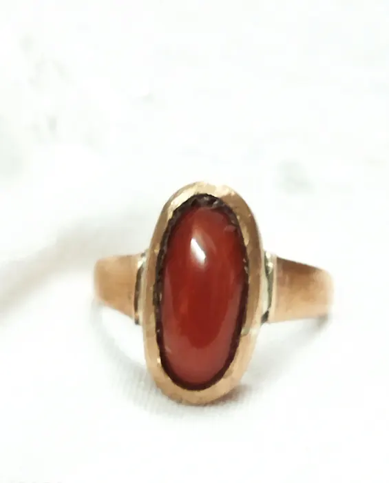 Oval red coral ring